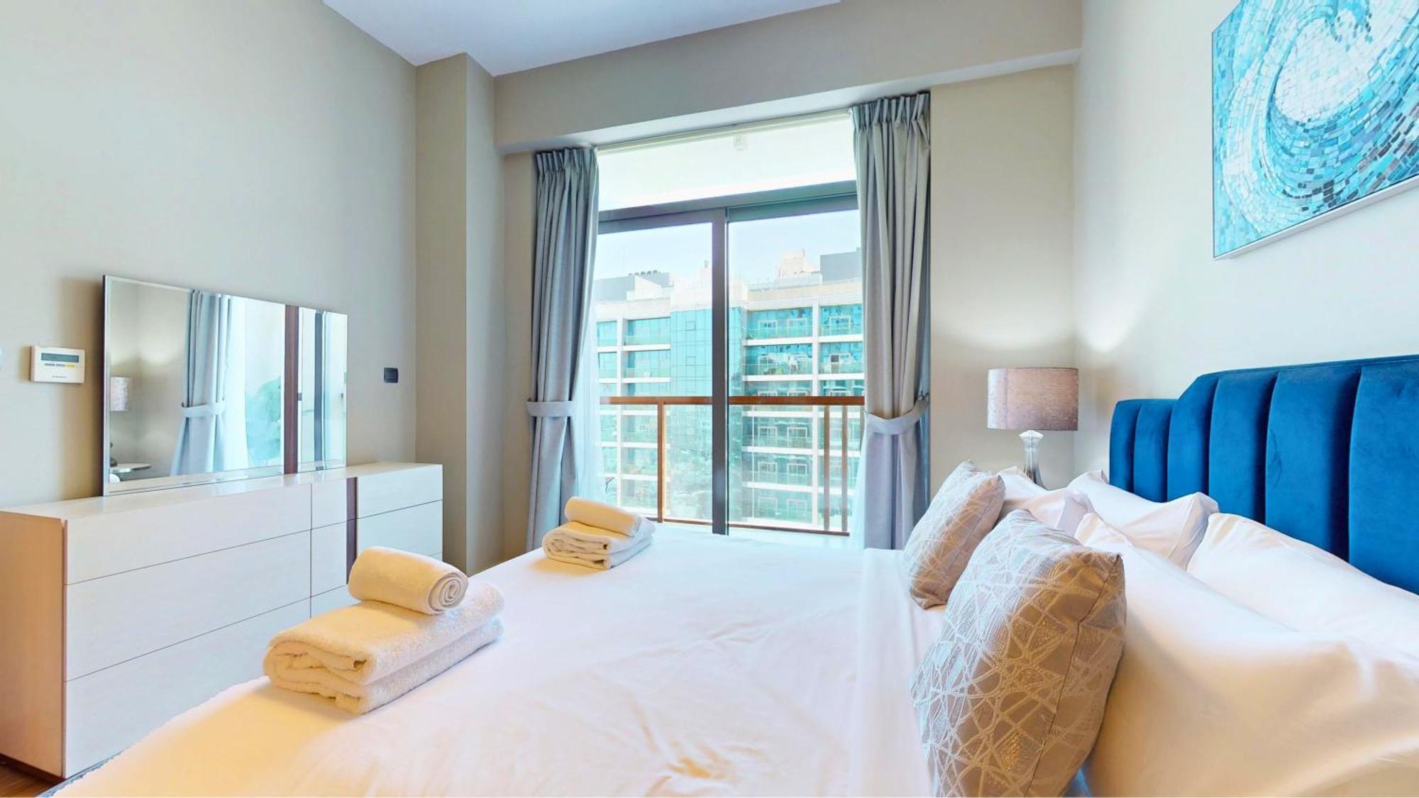 Apartment Elegant 1br - Serene Furnished In Arjan