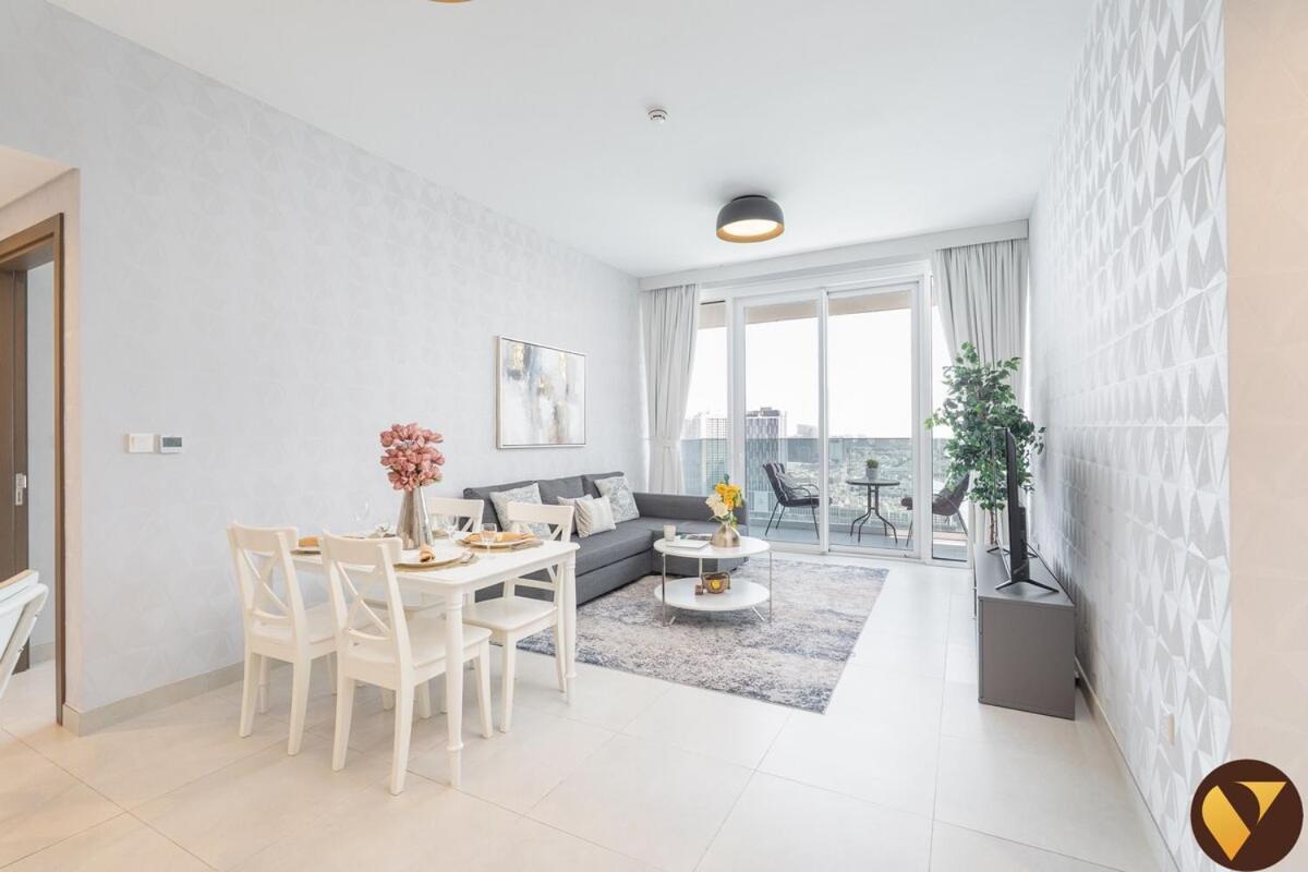 Apartment Vogue Stunning Frame And Park Views, 30th Floor With Balcony, Walkable To Metro