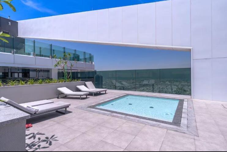Vogue Stunning Frame And Park Views, 30th Floor With Balcony, Walkable To Metro Apartment