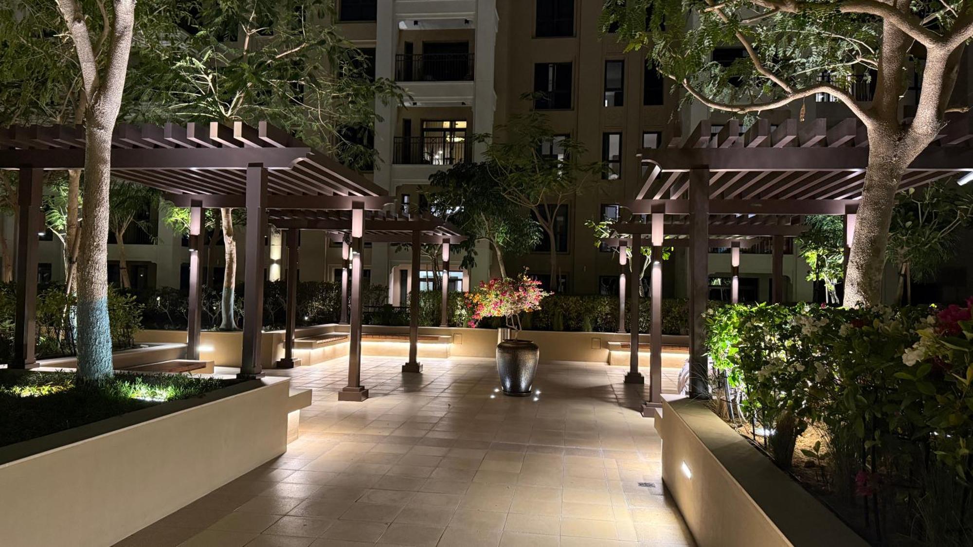 Apartment Elegant 1br With Balcony In Madinat Jumeirah Living Dubai