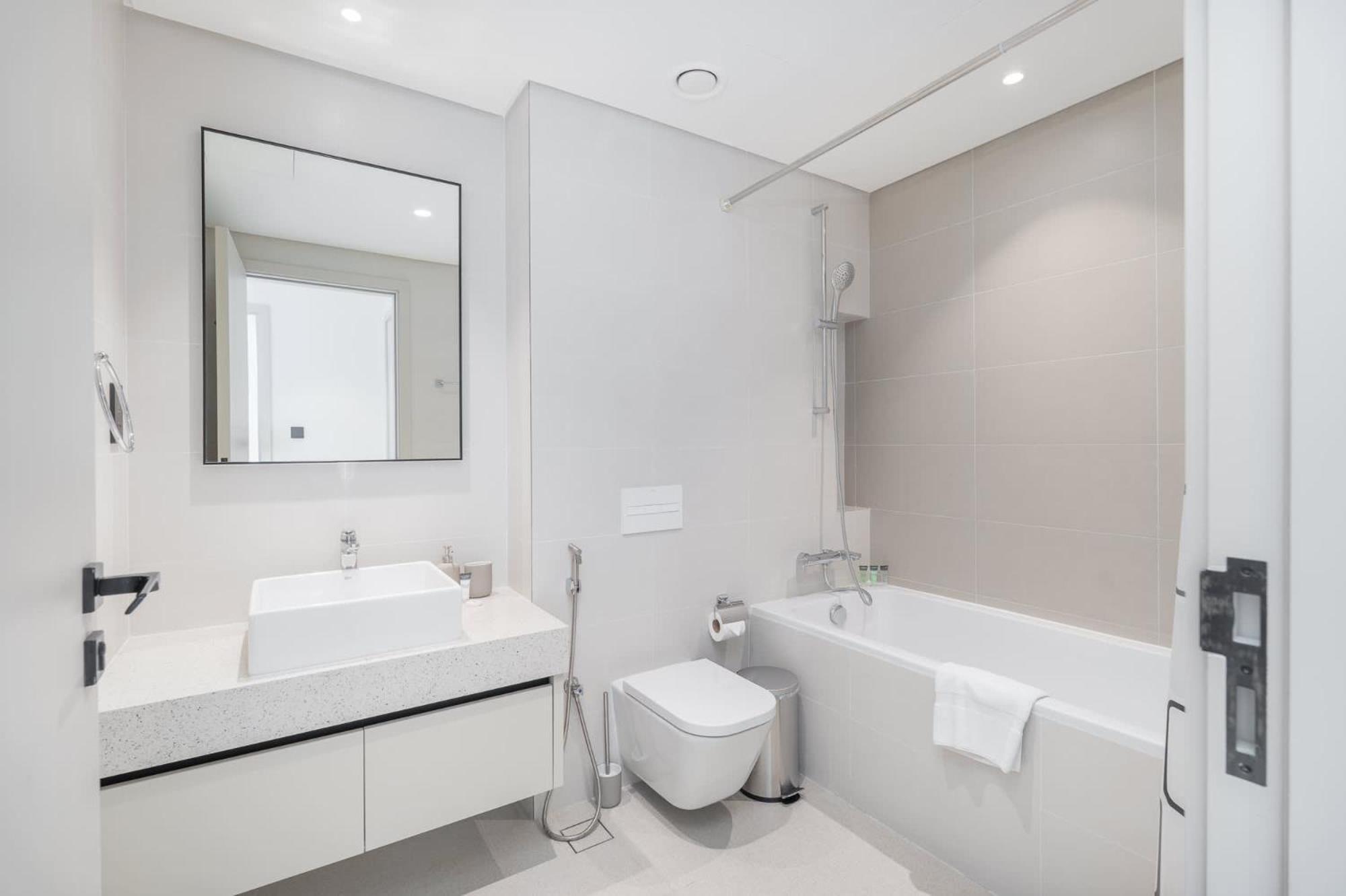 Apartment 1 Bedroom In Marina Vista With Gorgeous Palm Views Dubai