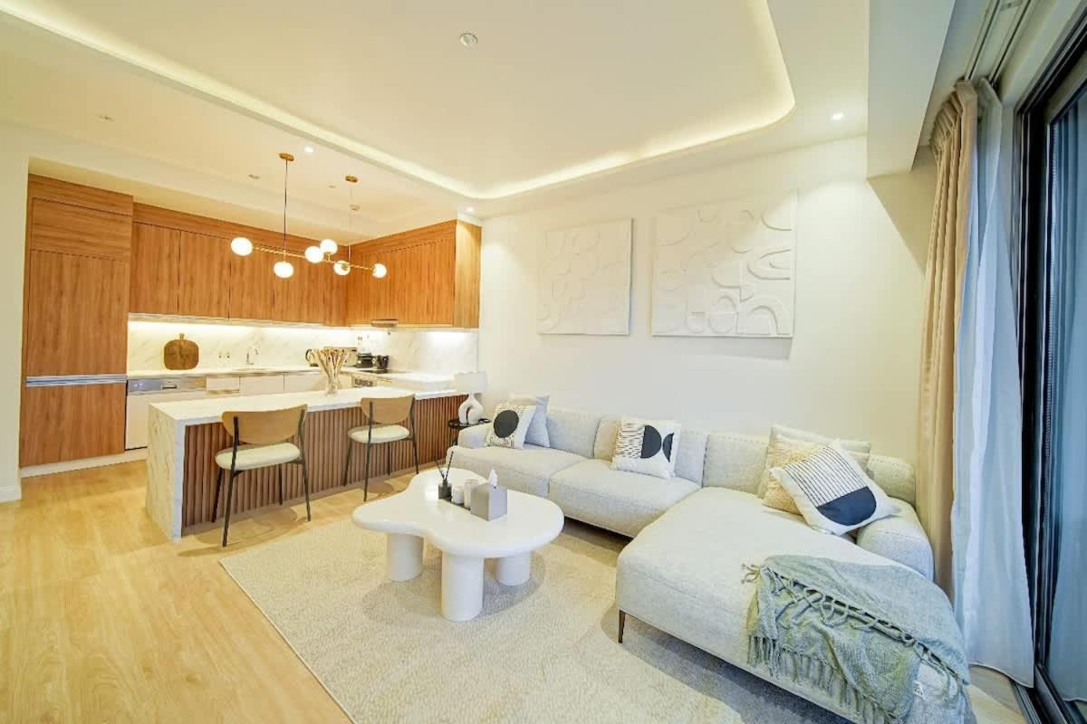 Luxurious And Amazing Marina View Apartment *