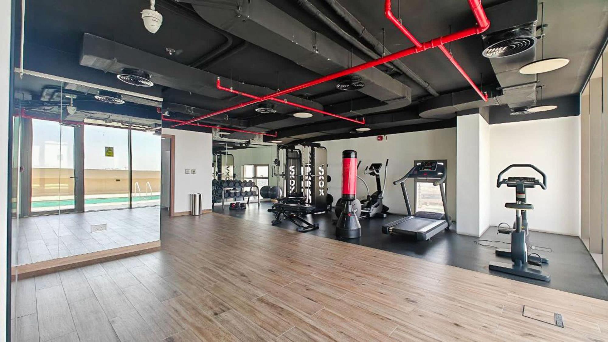 Feel The Luxury In 1 Bedroom In East 40 Tower * Dubai