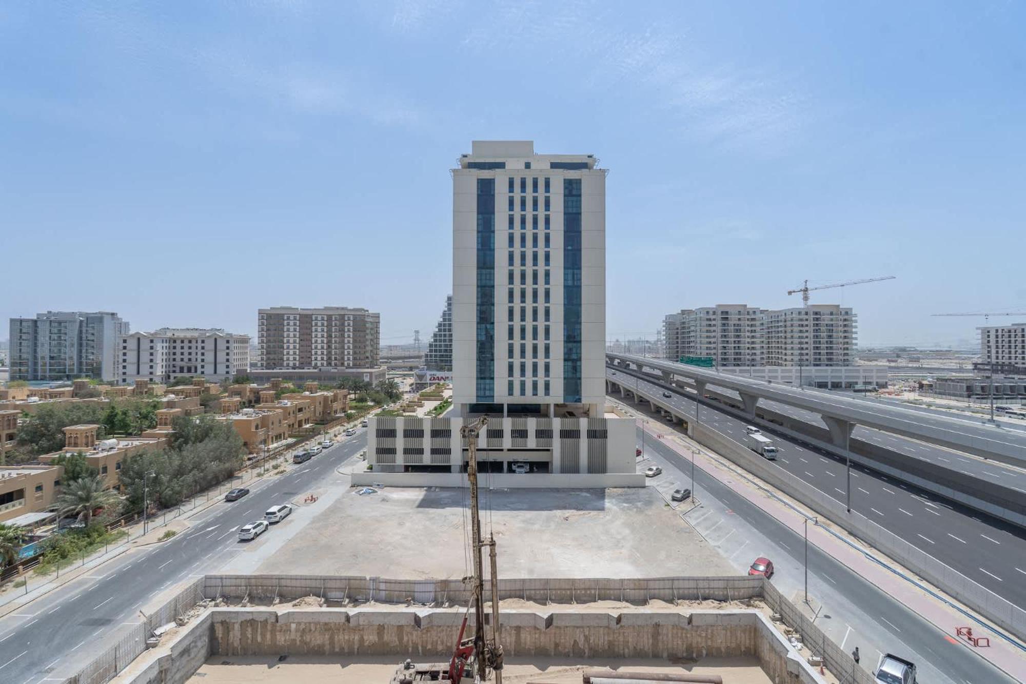 Apartment Feel The Luxury In 1 Bedroom In East 40 Tower Dubai