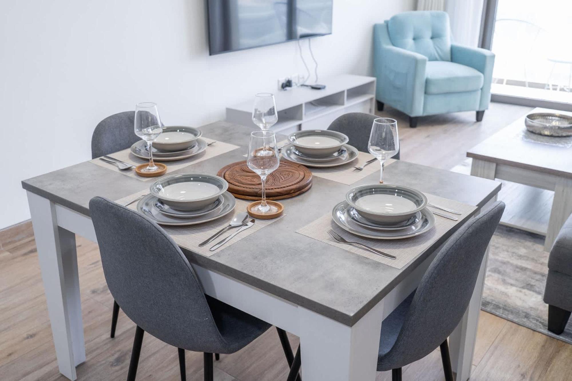 Feel The Luxury In 1 Bedroom In East 40 Tower Dubai