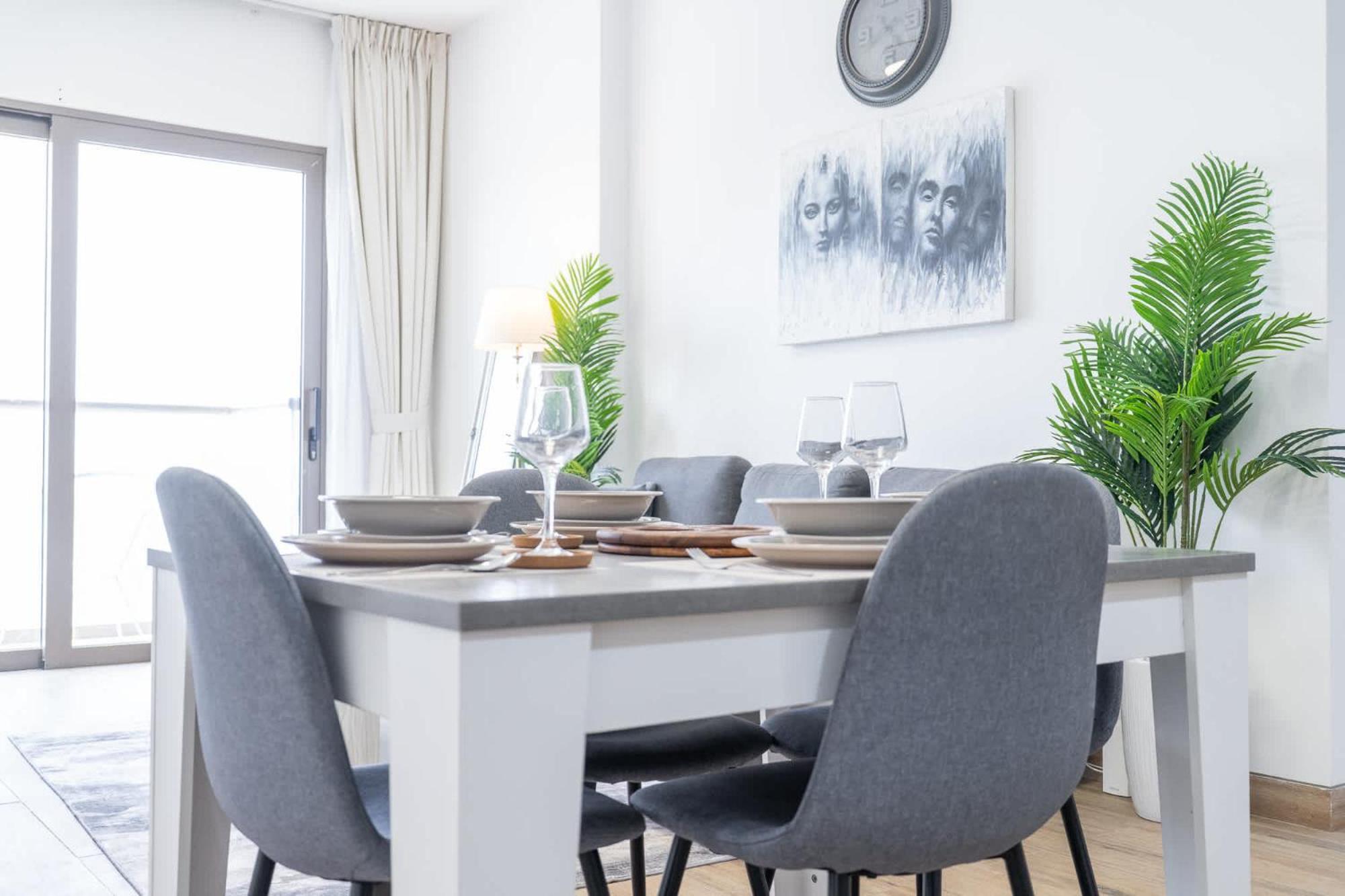 Feel The Luxury In 1 Bedroom In East 40 Tower