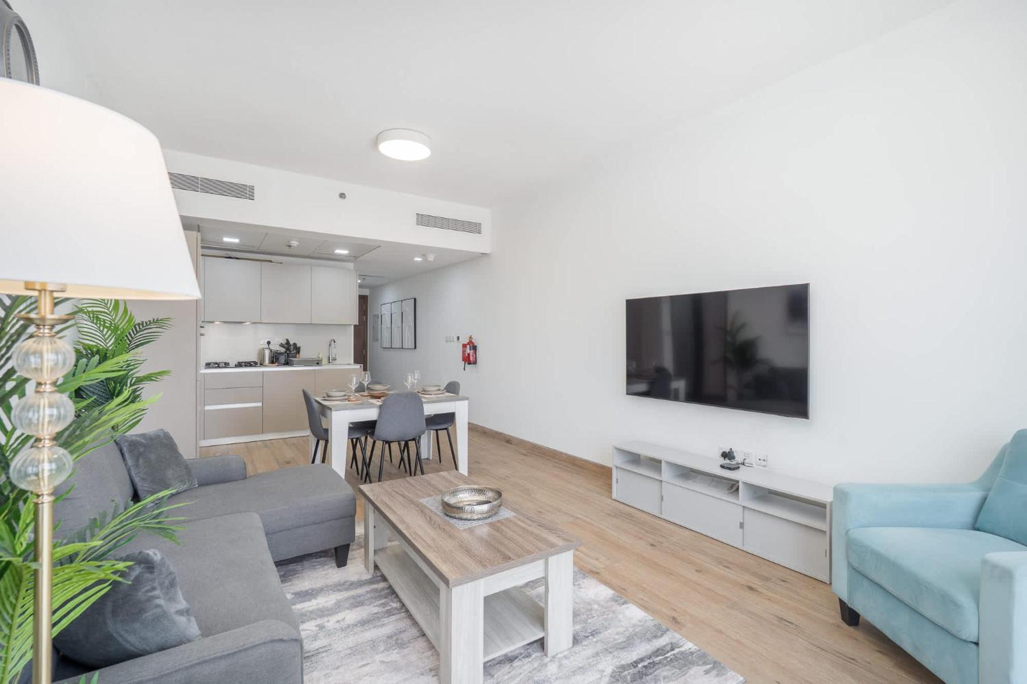 Feel The Luxury In 1 Bedroom In East 40 Tower