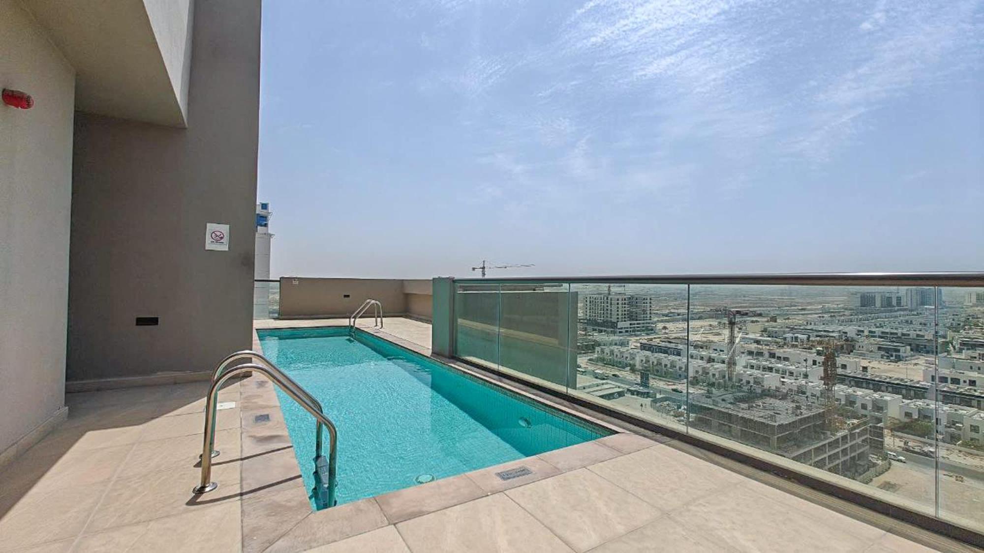 Feel The Luxury In 1 Bedroom In East 40 Tower Apartment Dubai