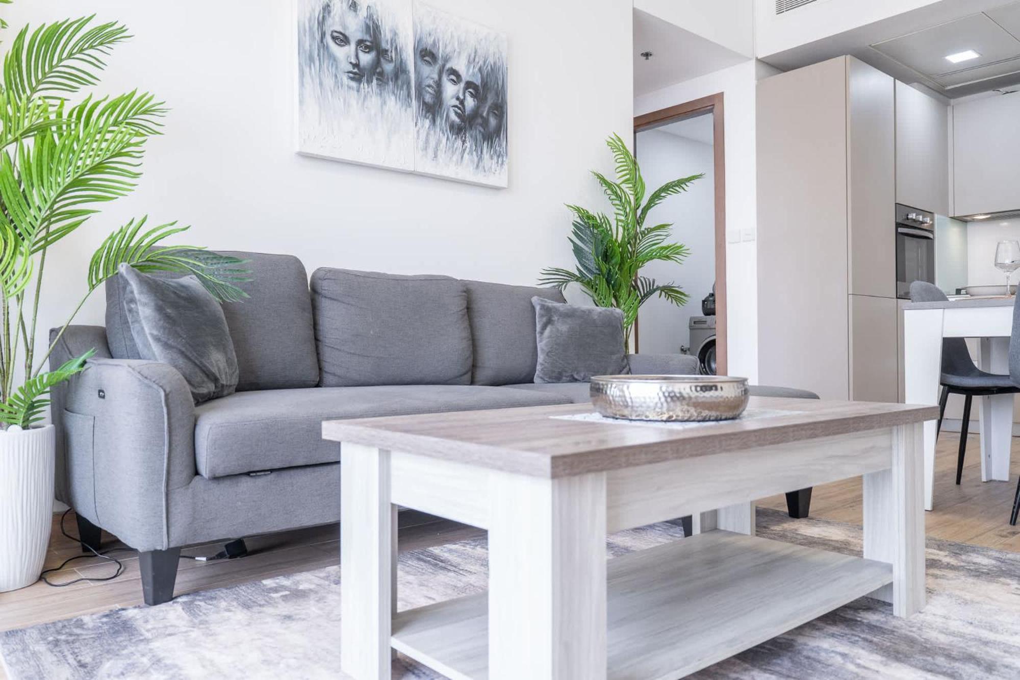 Apartment Feel The Luxury In 1 Bedroom In East 40 Tower Dubai