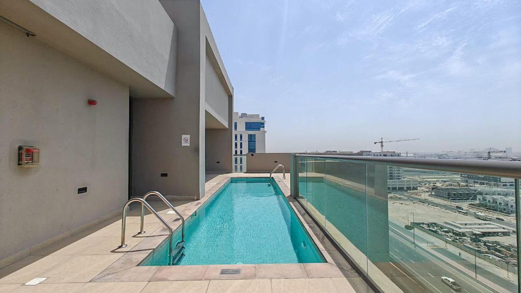 Feel The Luxury In 1 Bedroom In East 40 Tower Apartment