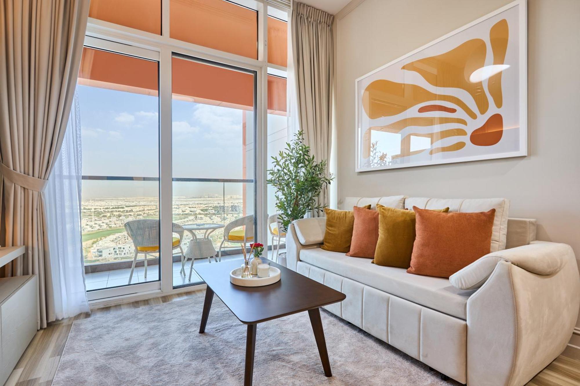 Modern High-floor 1br With Balcony, Pool Access & Golf Course View, Up To 4 Guests, By Stayfinity * Dubai