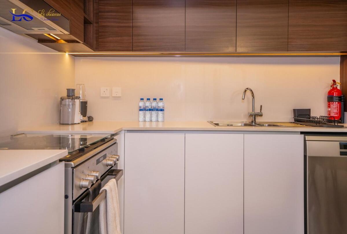 2 Bed With Full Creek Canal View Apartment