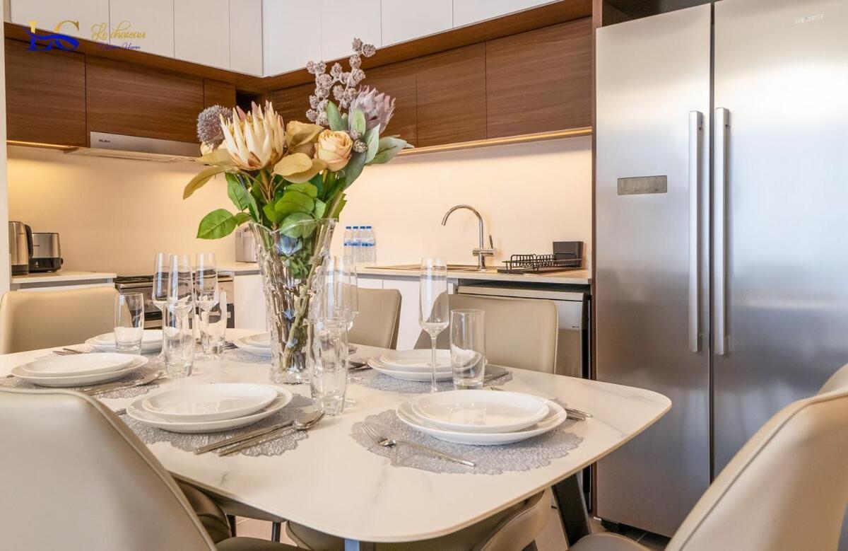 2 Bed With Full Creek Canal View Apartment *