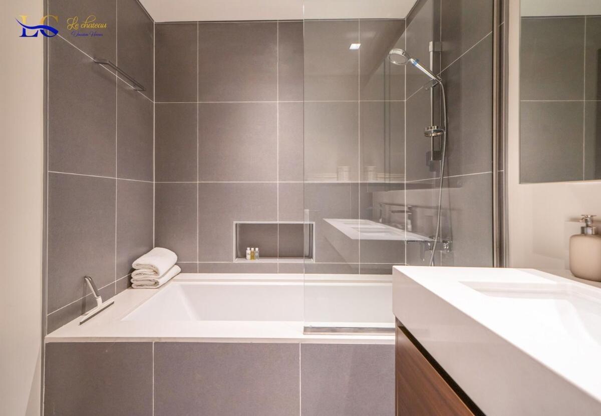 2 Bed With Full Creek Canal View *