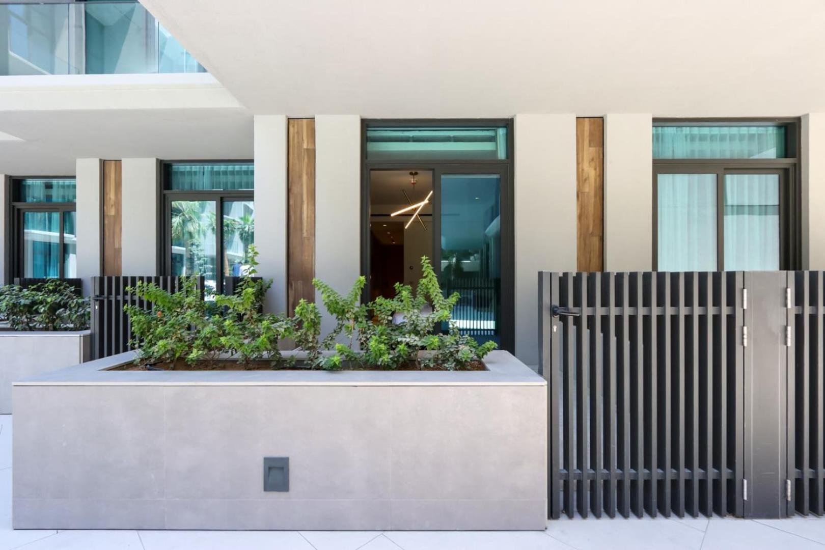Livbnb - Serene With Private Terrace In Jvc Apartment *