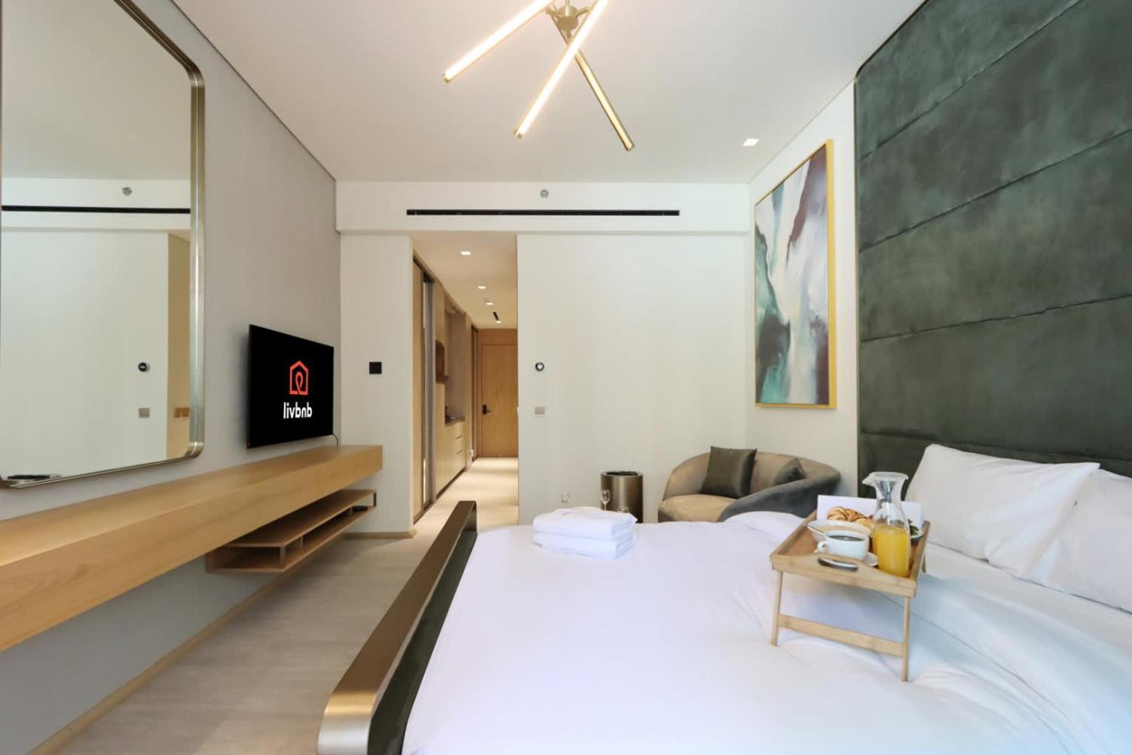 Livbnb - Serene With Private Terrace In Jvc Apartment