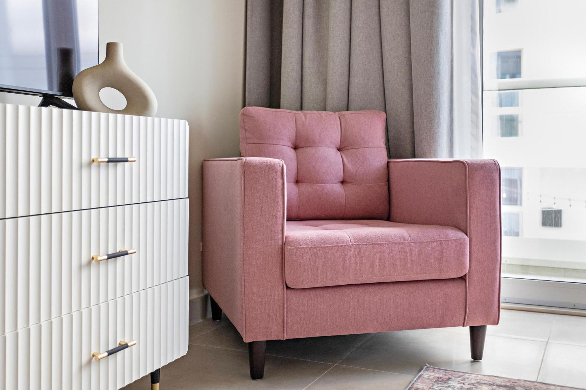 Cozy In Al Furjan Apartment *