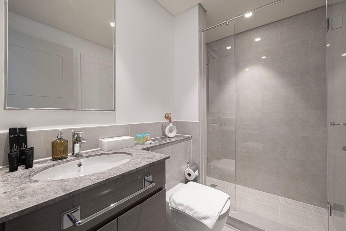 Downtown 4br High-floor Luxury That Sleeps 9 *
