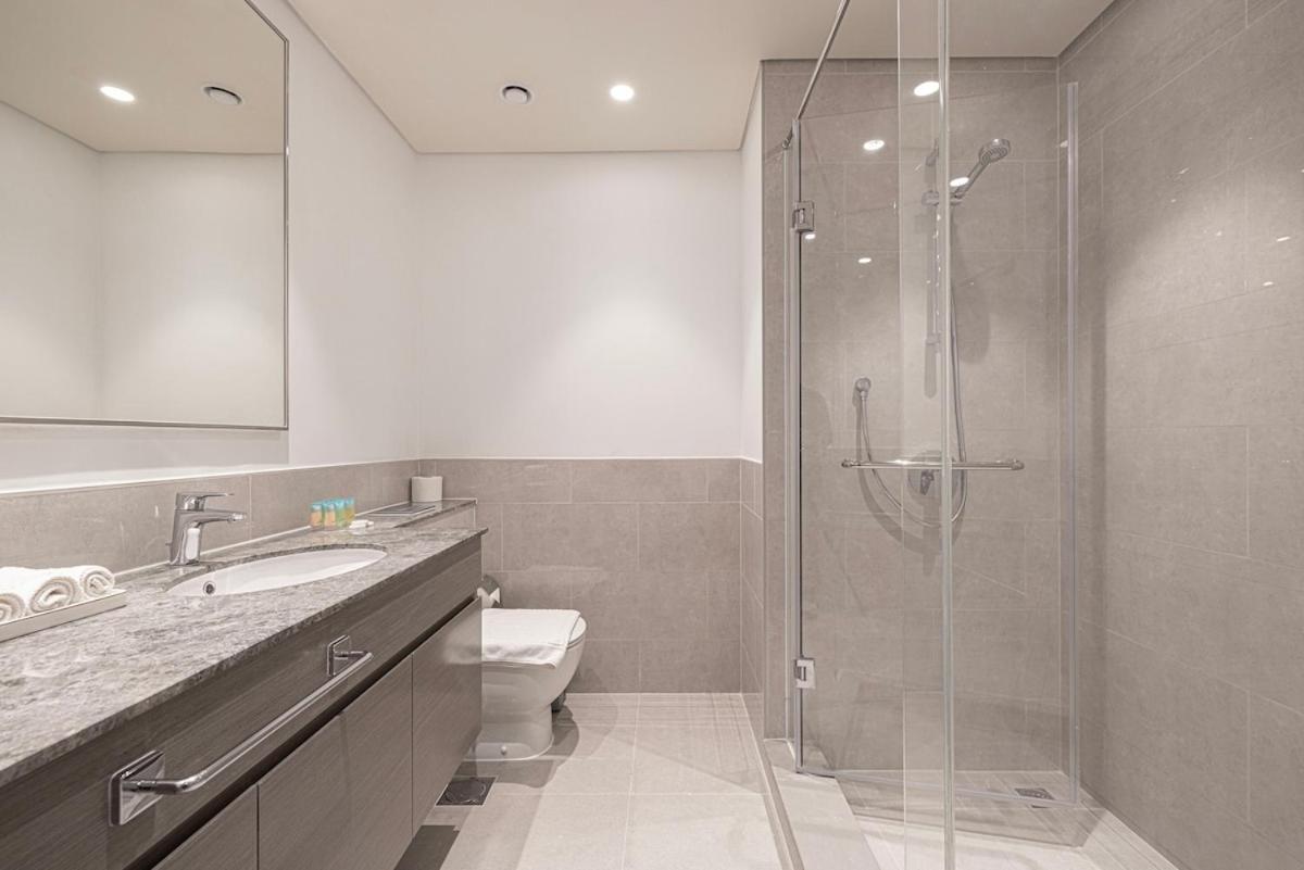 Apartment Downtown 4br High-floor Luxury That Sleeps 9 *