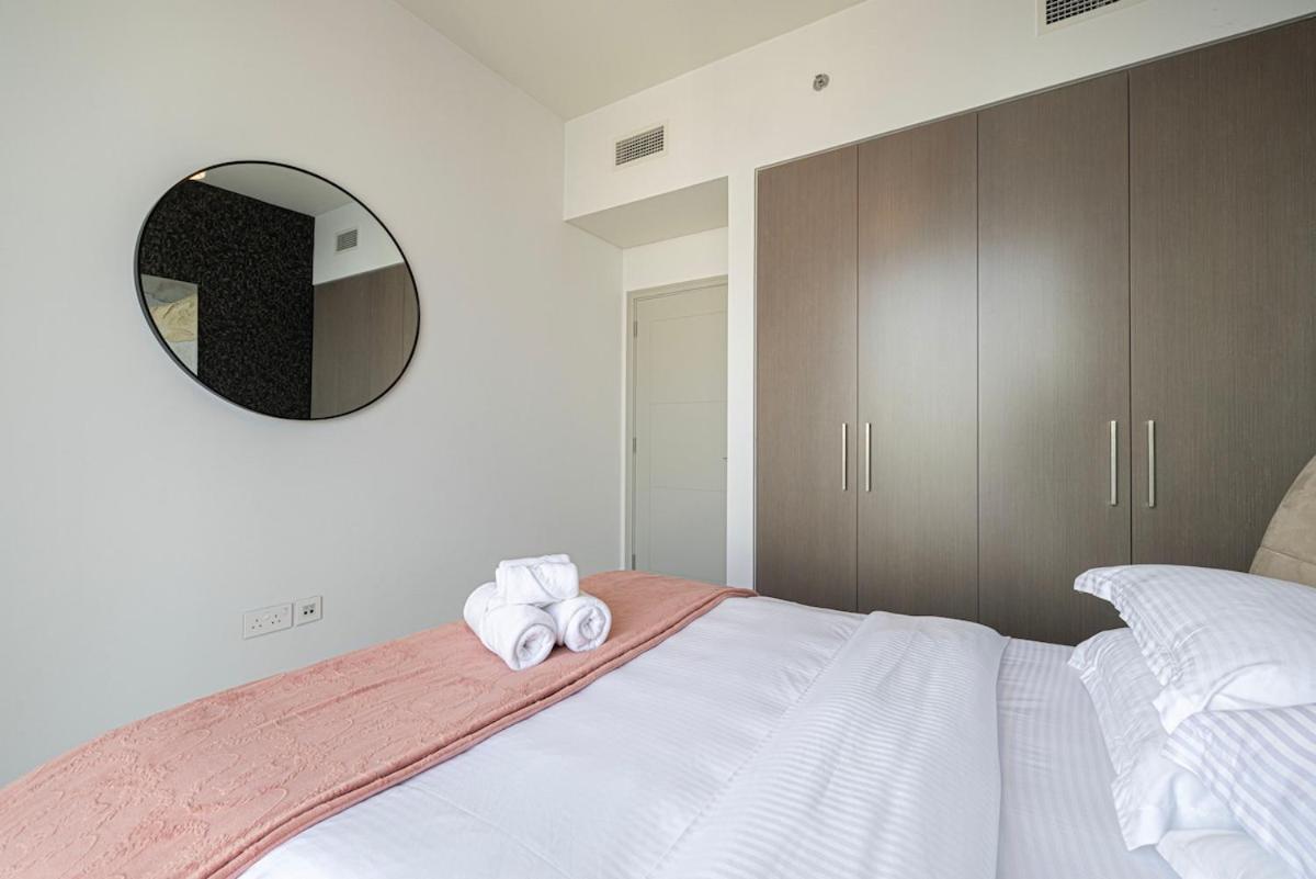 Downtown 4br High-floor Luxury That Sleeps 9 Apartment *