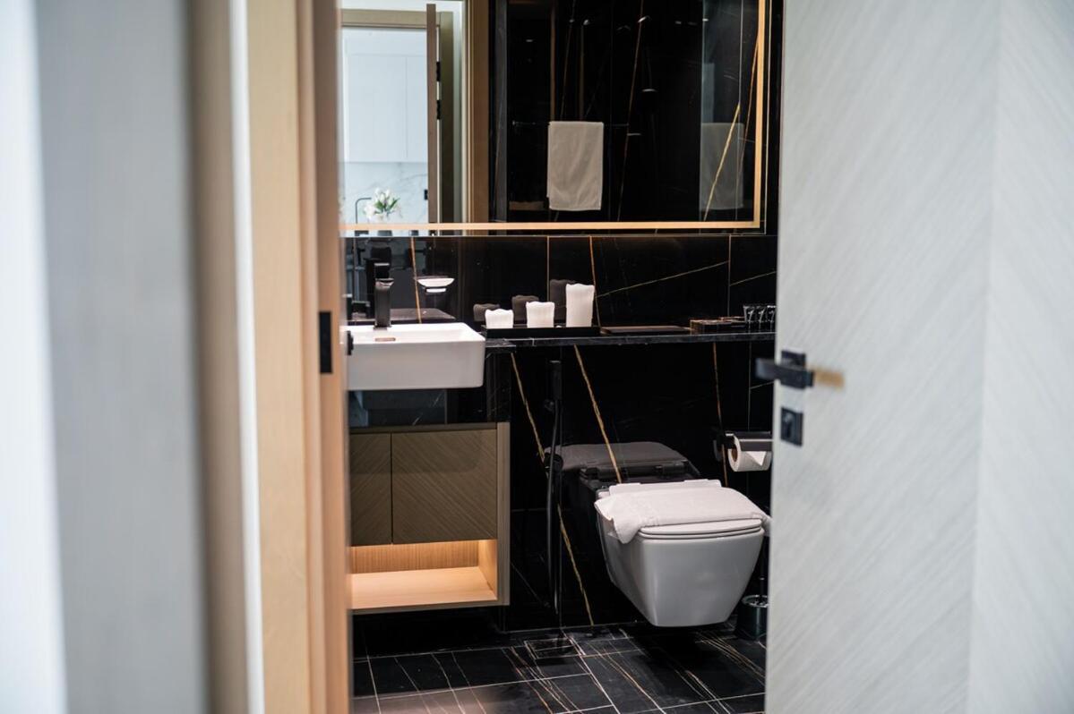 Brand New Luxurious - Modern 1br - Pool - Gym Apartment