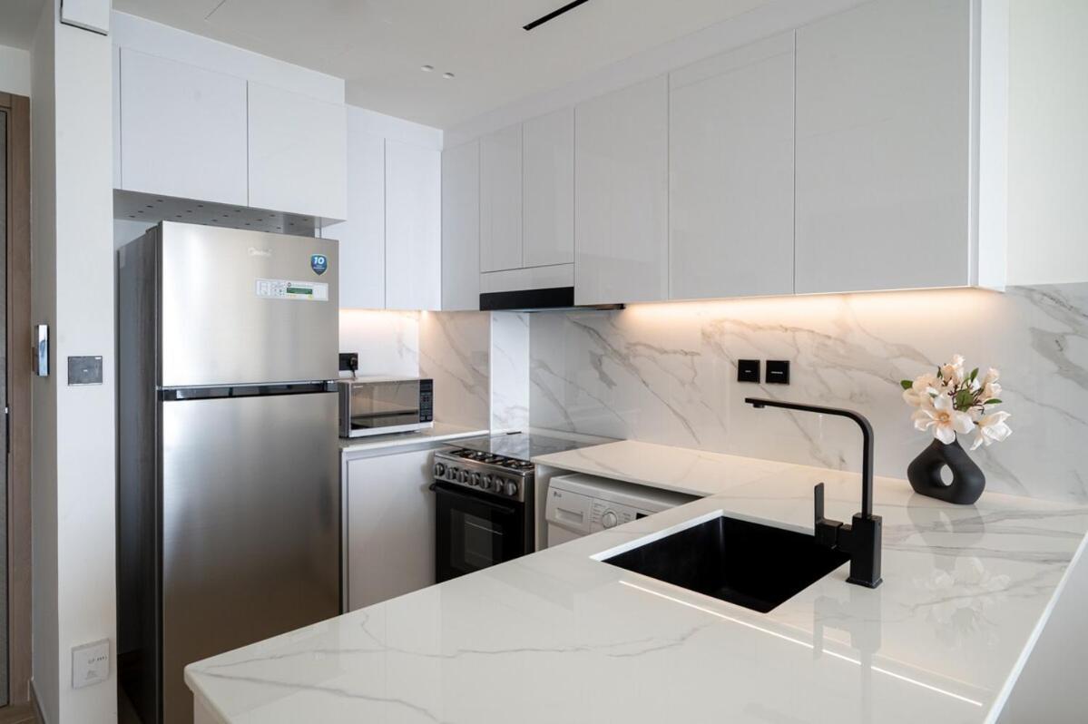 Brand New Luxurious - Modern 1br - Pool - Gym *