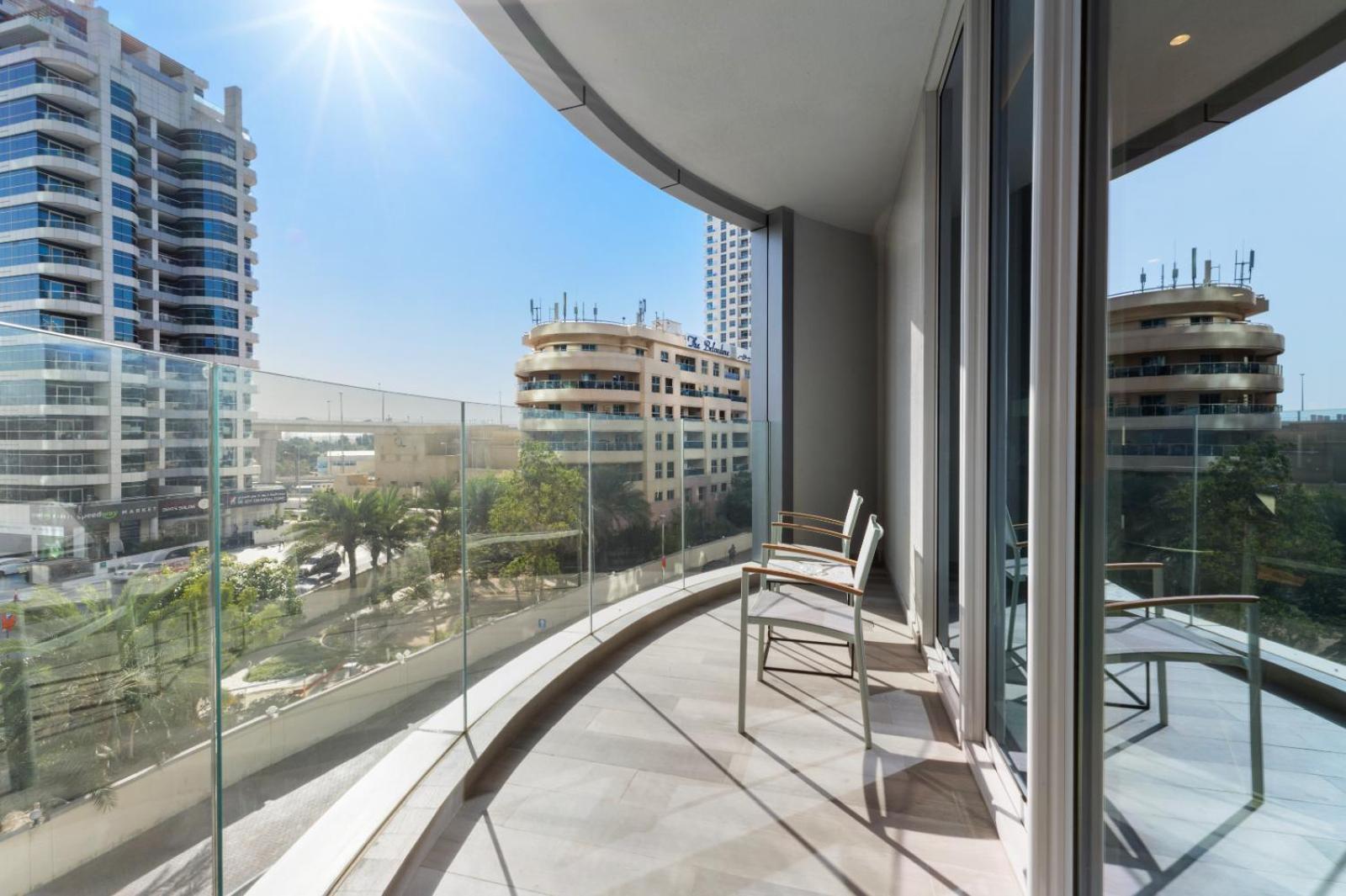 Luxury Living In Marina - 1br Extra Large *