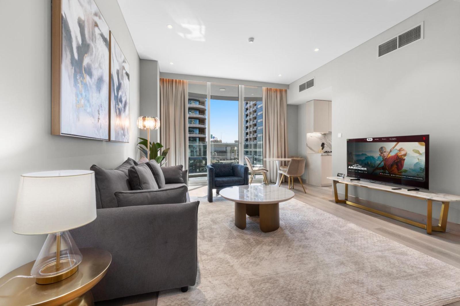 Luxury Living In Marina - 1br Extra Large *