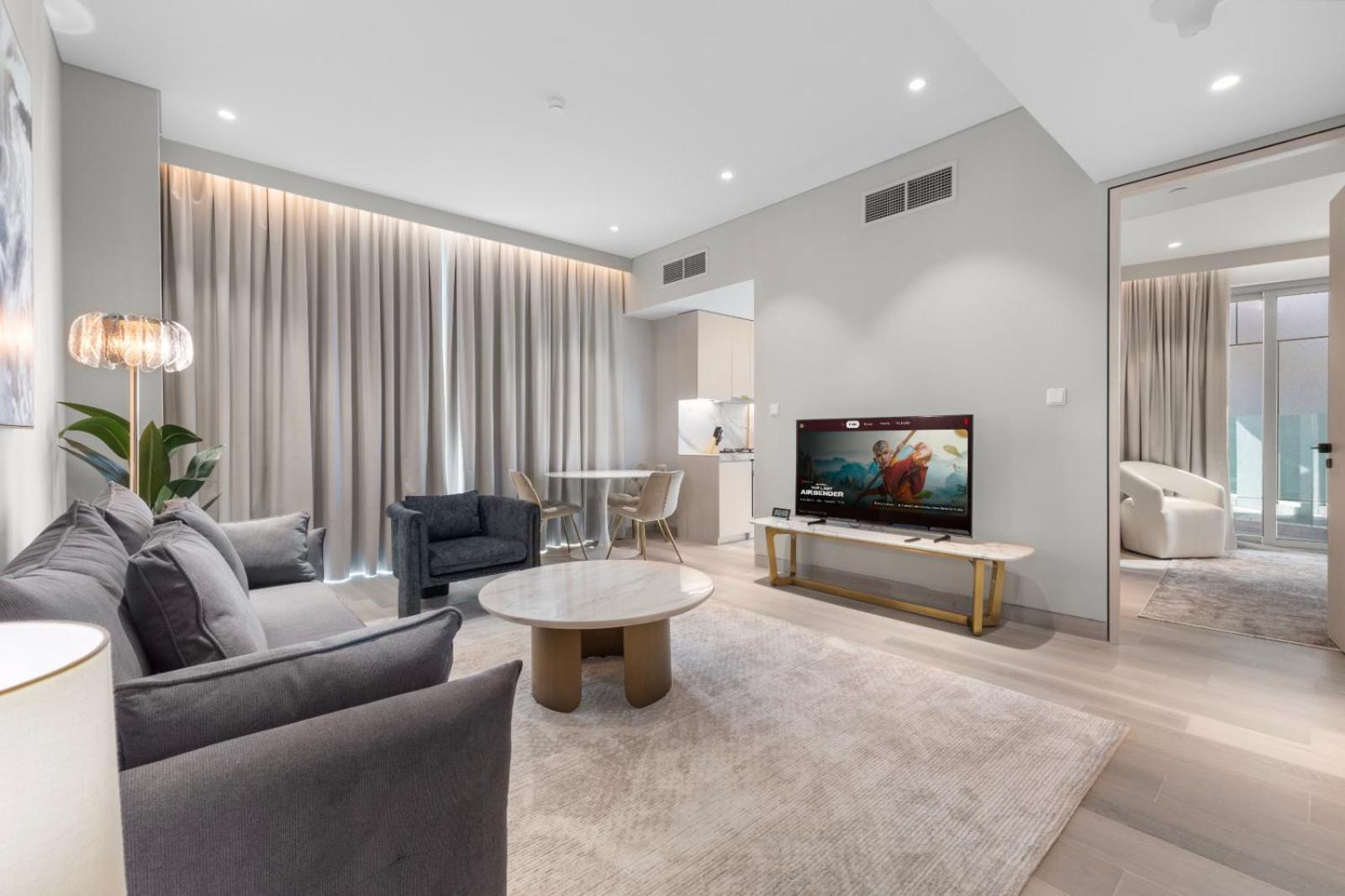 Luxury Living In Marina - 1br Extra Large