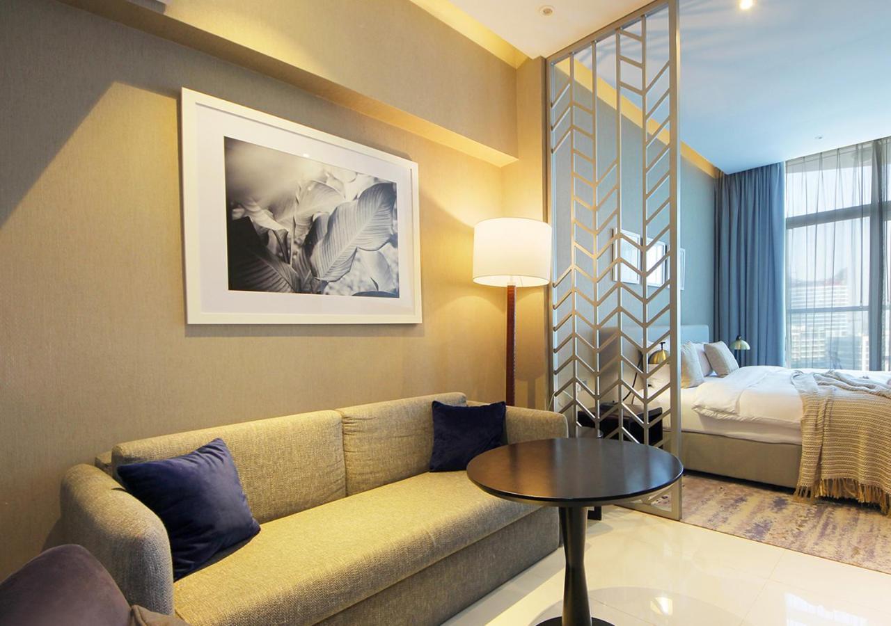 Modern Living Damac With Balcony & Waterfront Views Dubai