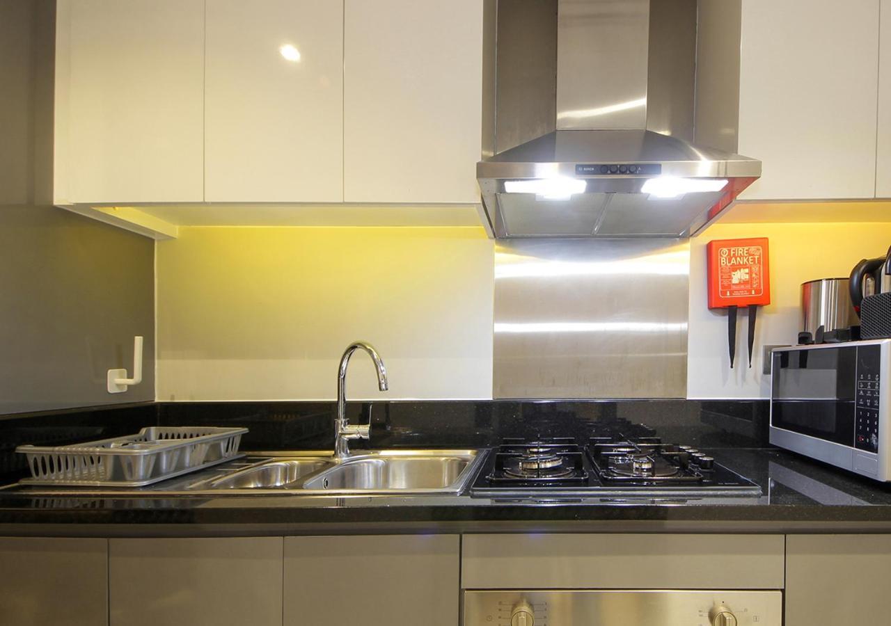 Apartment Modern Living Damac With Balcony & Waterfront Views