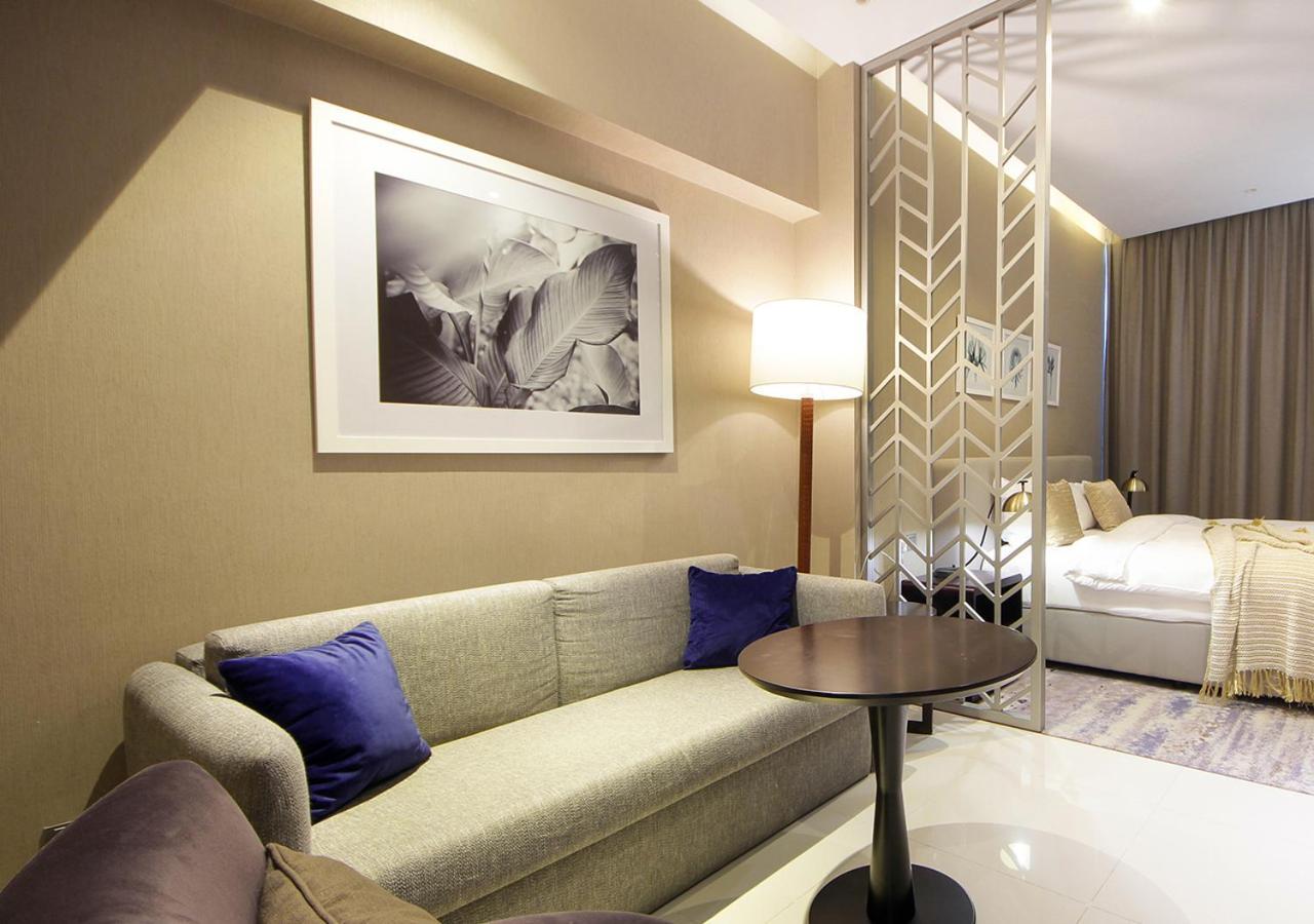 Modern Living Damac With Balcony & Waterfront Views Apartment Dubai