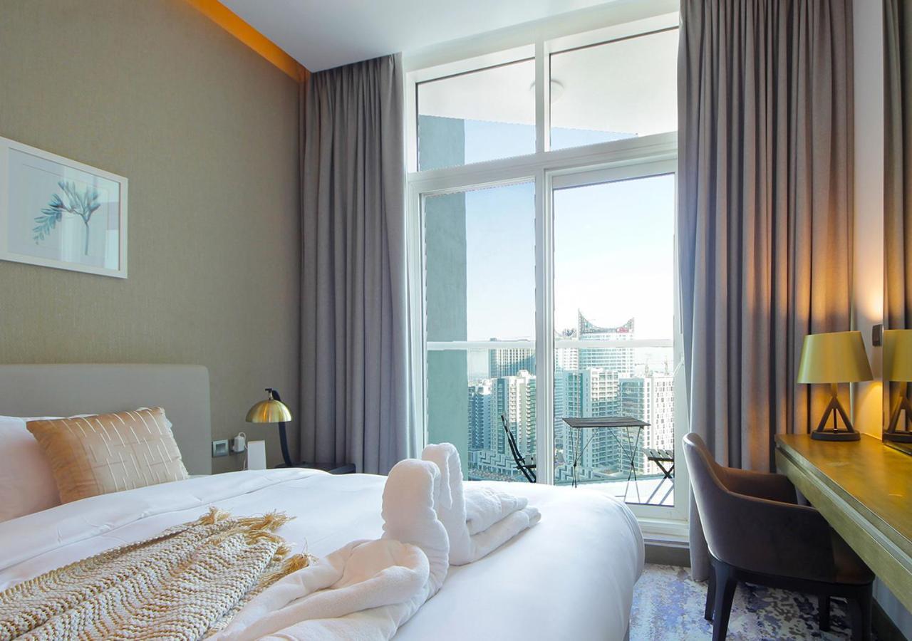 Apartment Modern Living Damac With Balcony & Waterfront Views