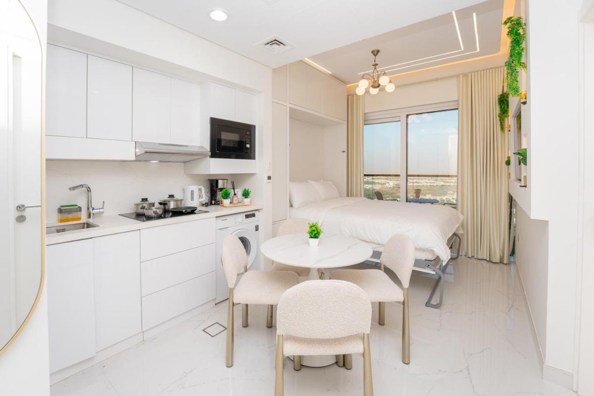 Designer 1br I Golf View I Comfortably Sleeps 4 *
