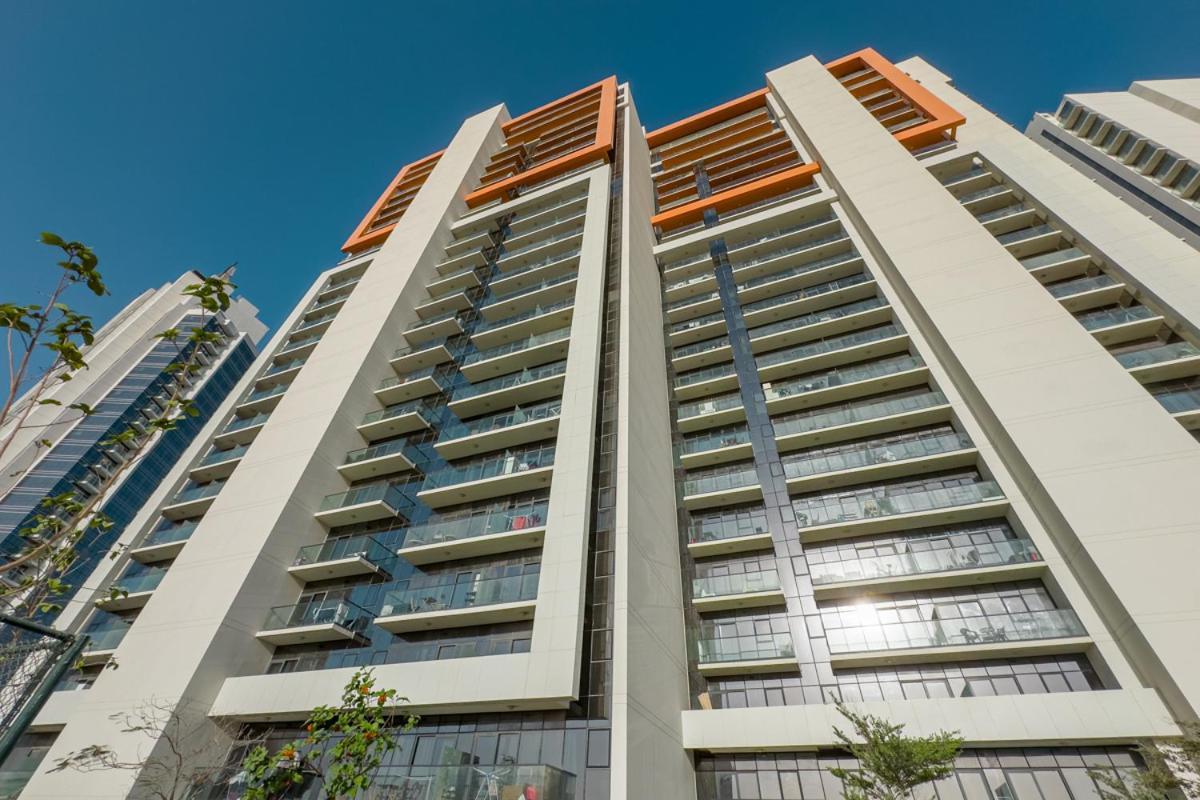 Designer 1br I Golf View I Comfortably Sleeps 4 Dubai
