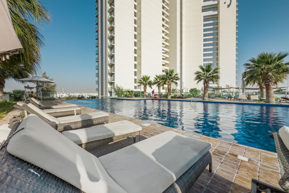 Designer 1br I Golf View I Comfortably Sleeps 4 Apartment