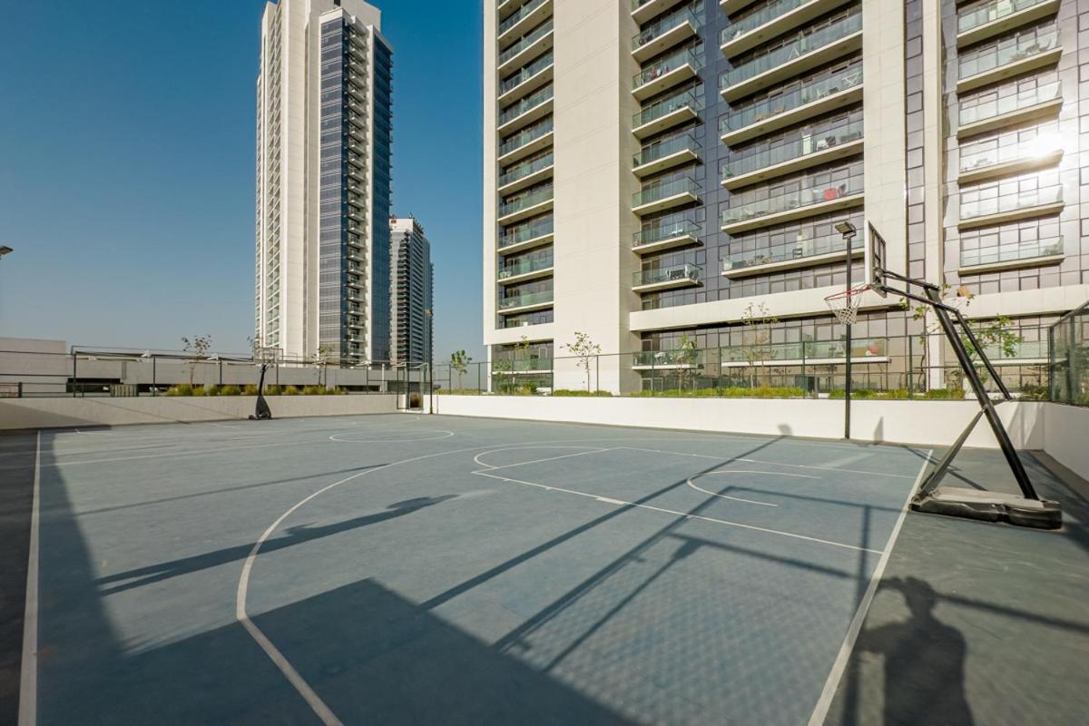 Apartment Designer 1br I Golf View I Comfortably Sleeps 4 Dubai
