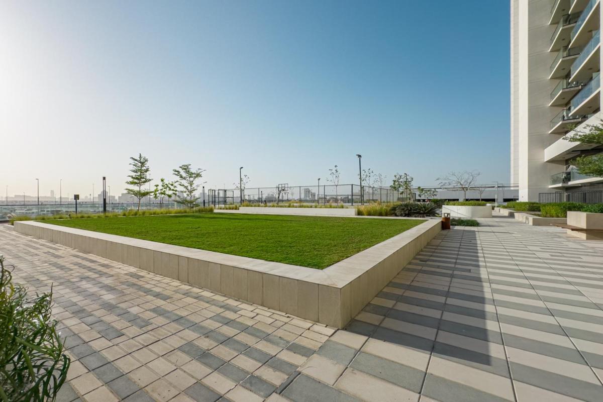 Designer 1br I Golf View I Comfortably Sleeps 4 * Dubai