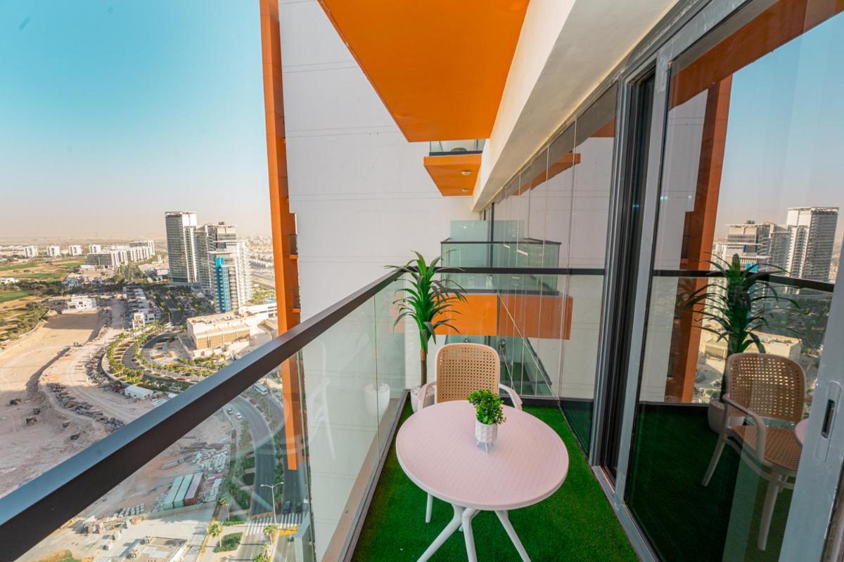 Designer 1br I Golf View I Comfortably Sleeps 4 Apartment