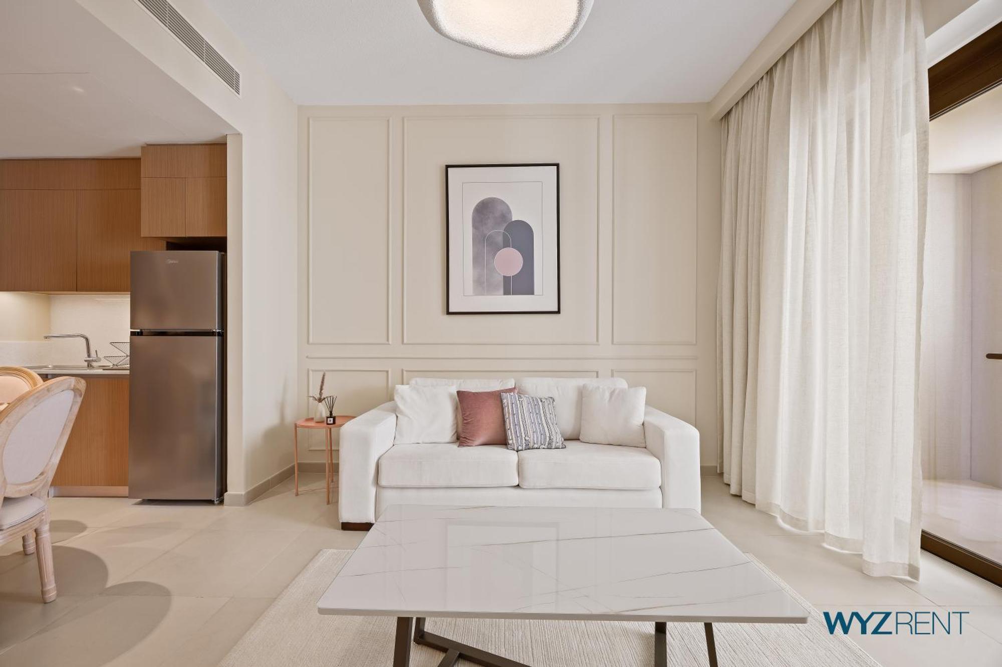 Pink Panther Soft Glam 1br In Surf 2-creek Apartment *