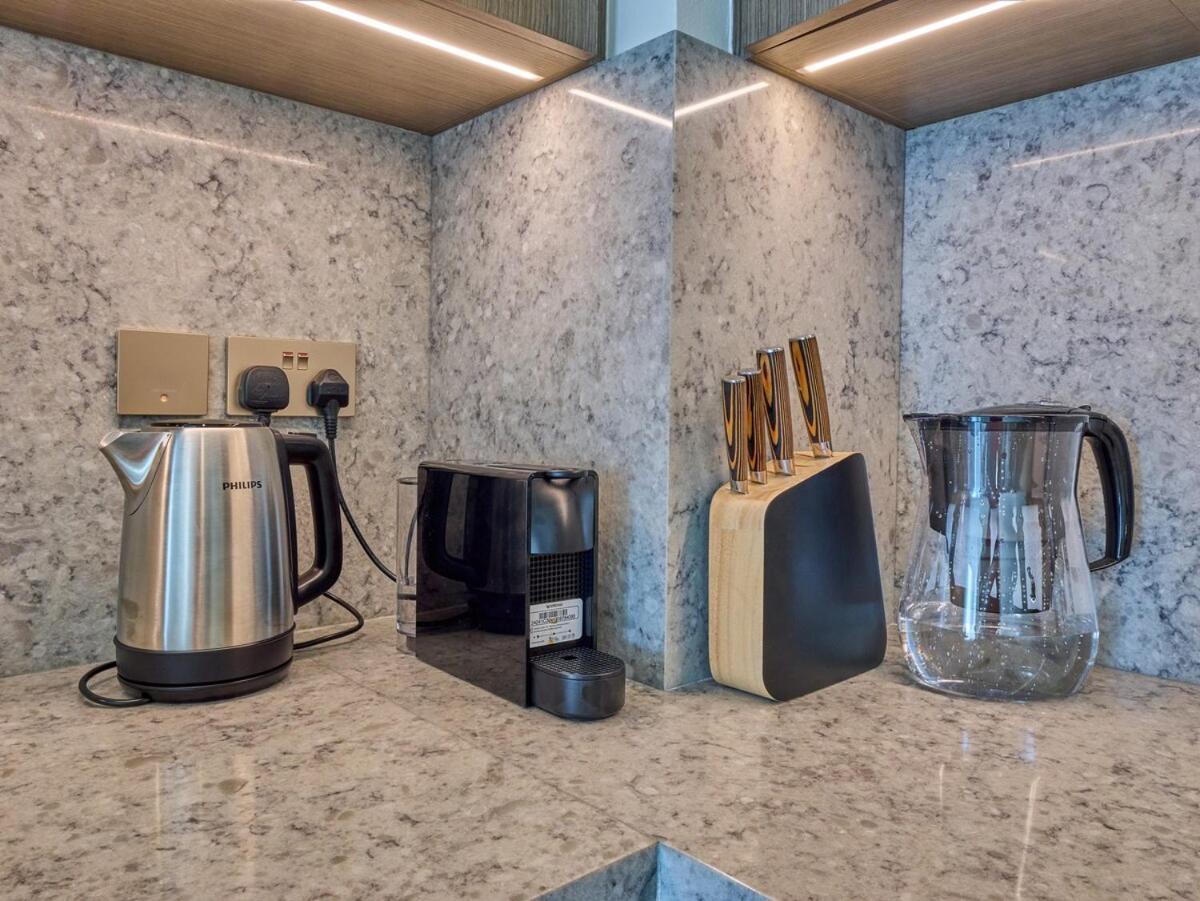 Utra Lux Large 1 Bedroom With Sunset Views And Private Beach * Dubai