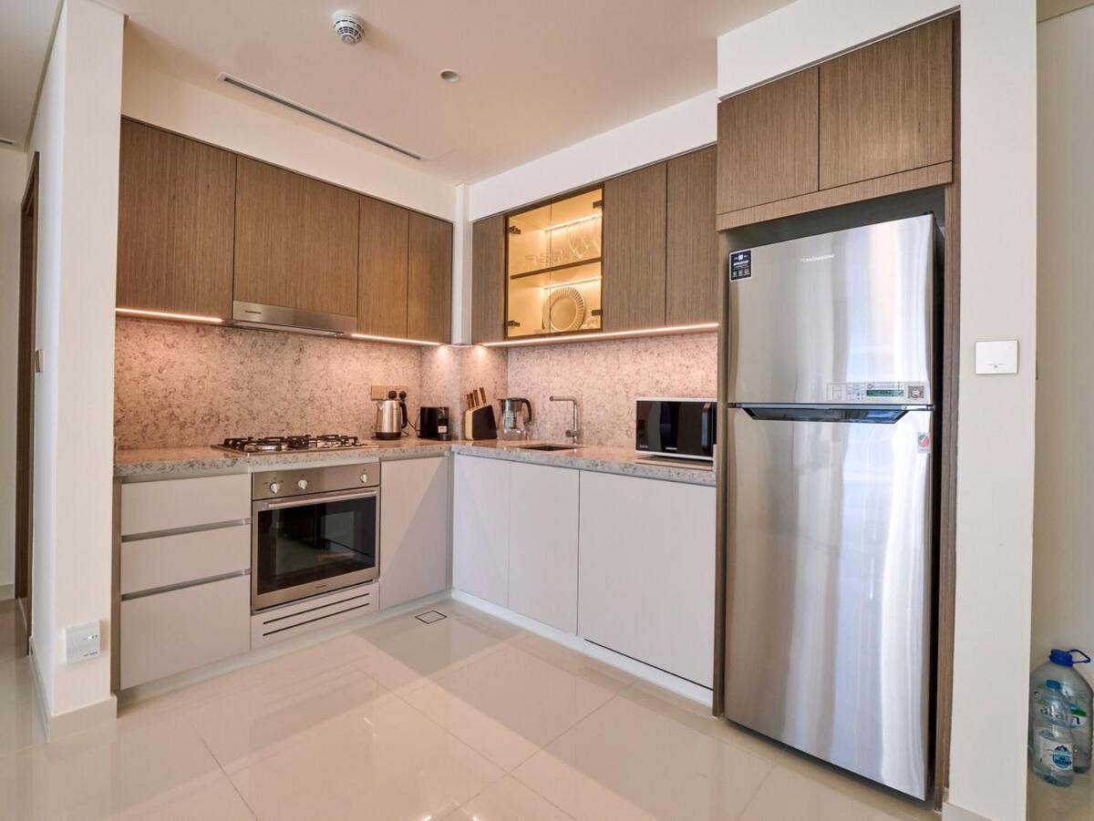 Utra Lux Large 1 Bedroom With Sunset Views And Private Beach Apartment *