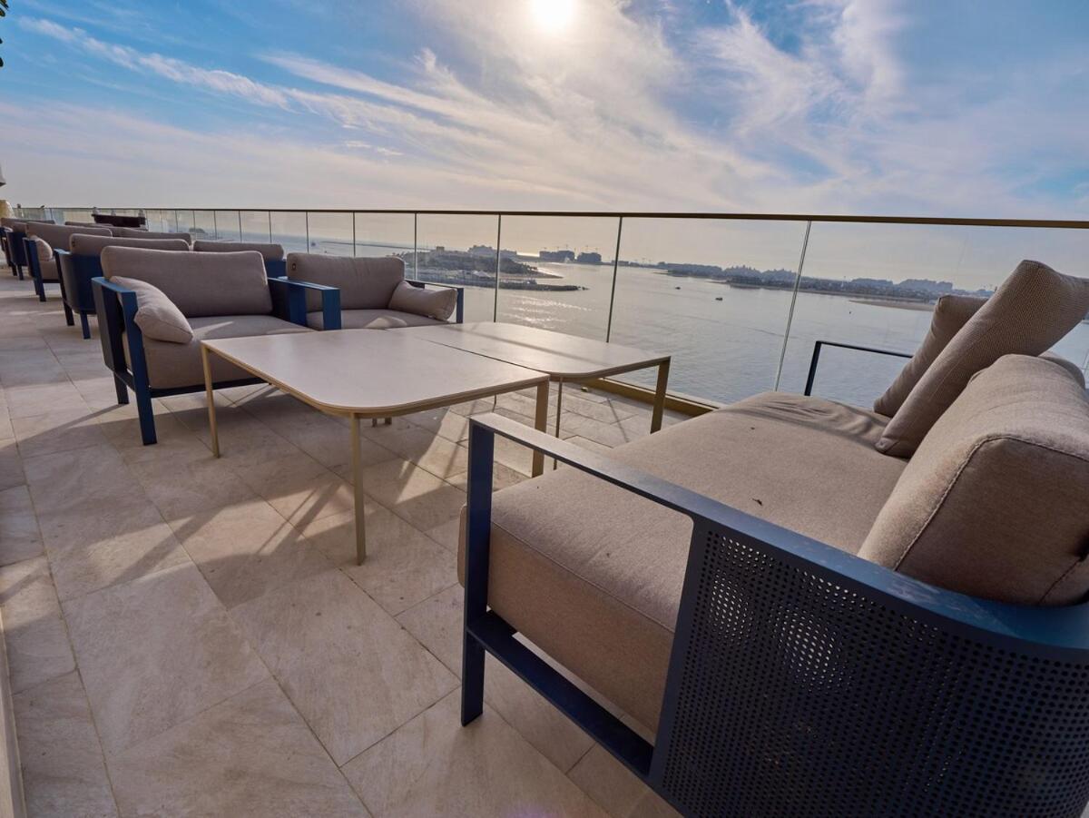 Utra Lux Large 1 Bedroom With Sunset Views And Private Beach Apartment *