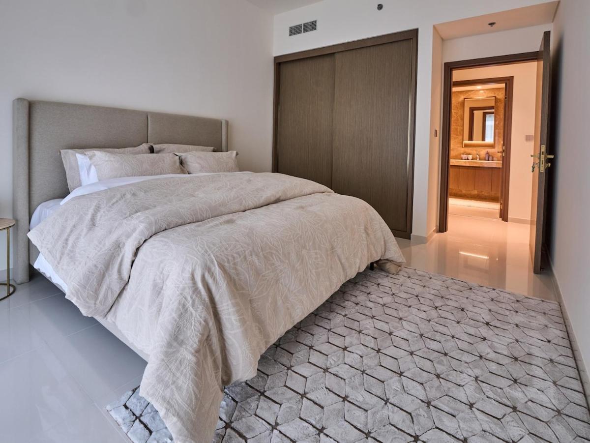 Utra Lux Large 1 Bedroom With Sunset Views And Private Beach Dubai
