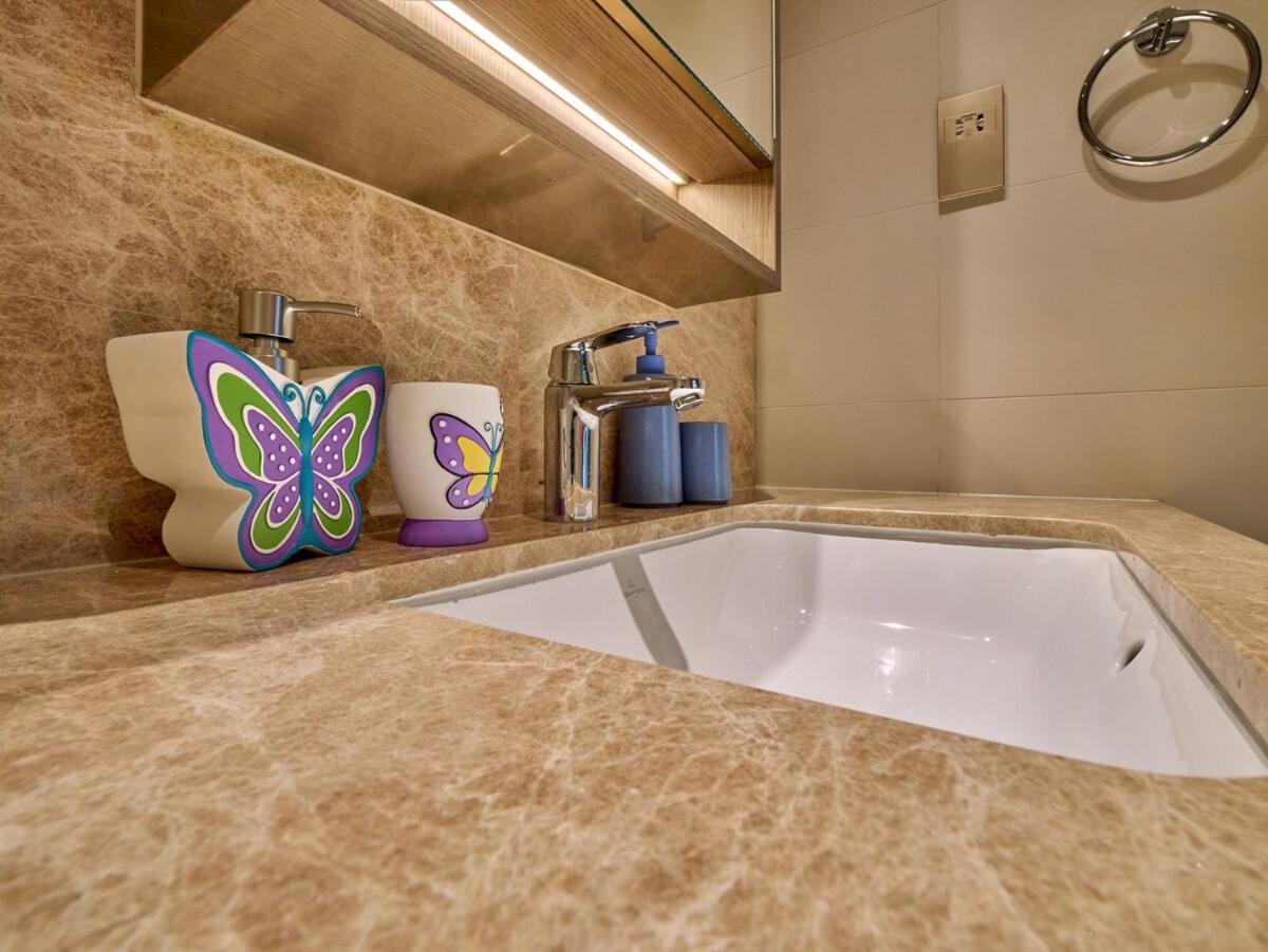 Utra Lux Large 1 Bedroom With Sunset Views And Private Beach * Dubai
