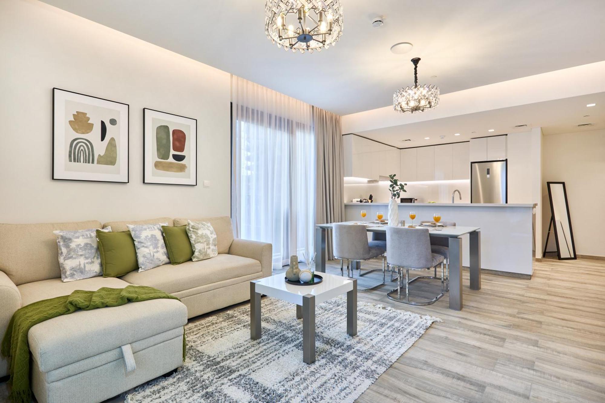 Bright And Modern In Business Bay With Two Balconies, Pool, Gym, Free Parking And Self Check In, Sleeps Up To Four, By Stayfinity Apartment *