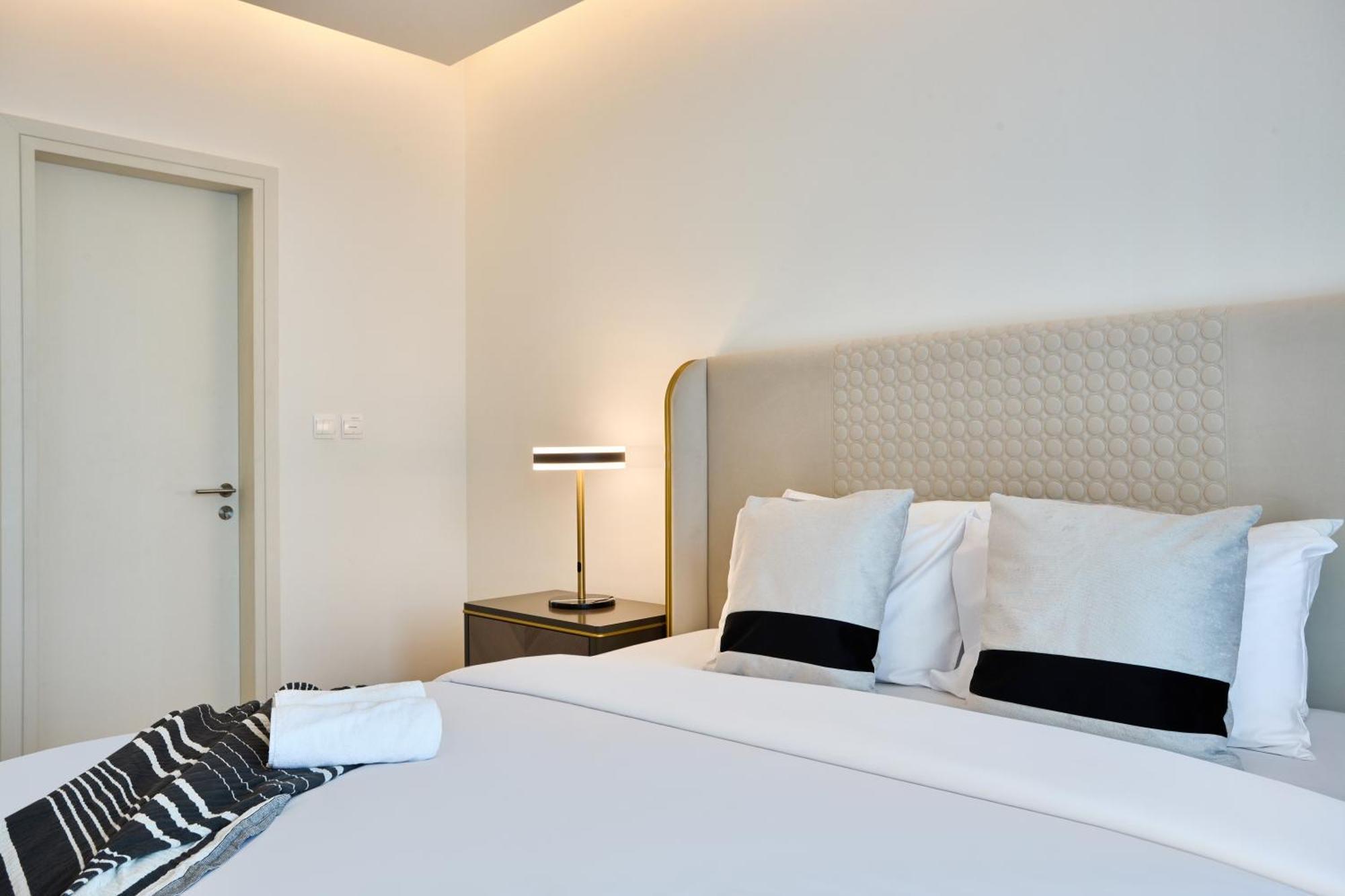 Bright And Modern In Business Bay With Two Balconies, Pool, Gym, Free Parking And Self Check In, Sleeps Up To Four, By Stayfinity *