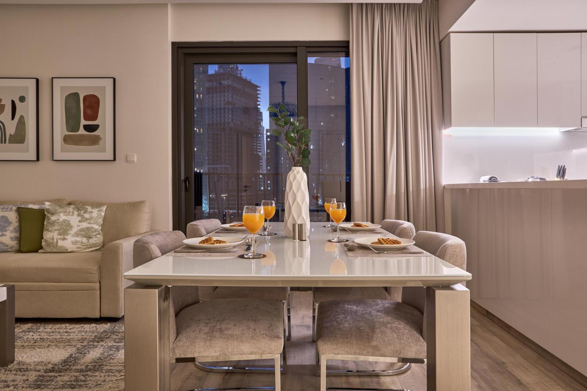 Bright And Modern In Business Bay With Two Balconies, Pool, Gym, Free Parking And Self Check In, Sleeps Up To Four, By Stayfinity Dubai