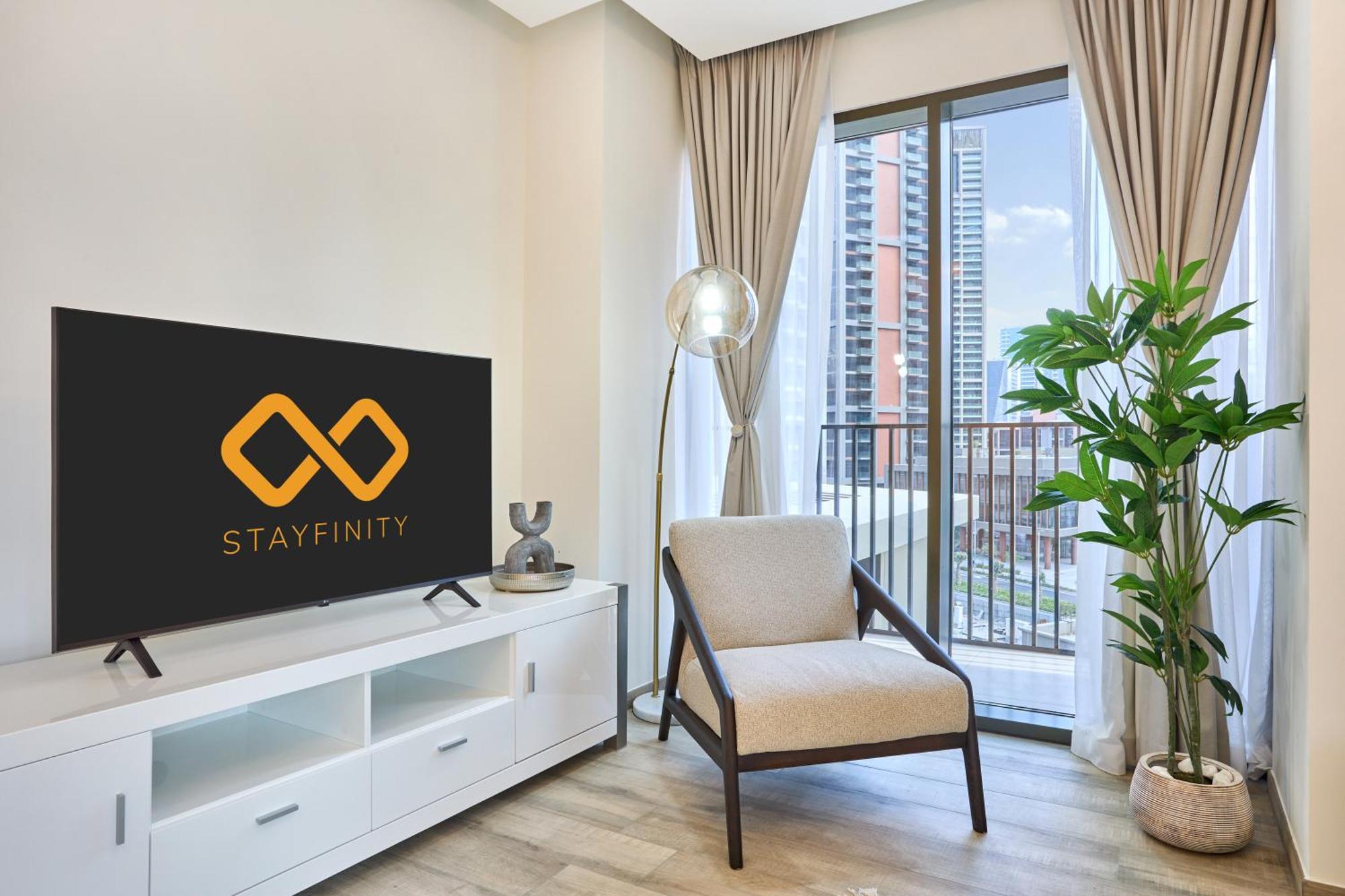 Bright And Modern In Business Bay With Two Balconies, Pool, Gym, Free Parking And Self Check In, Sleeps Up To Four, By Stayfinity