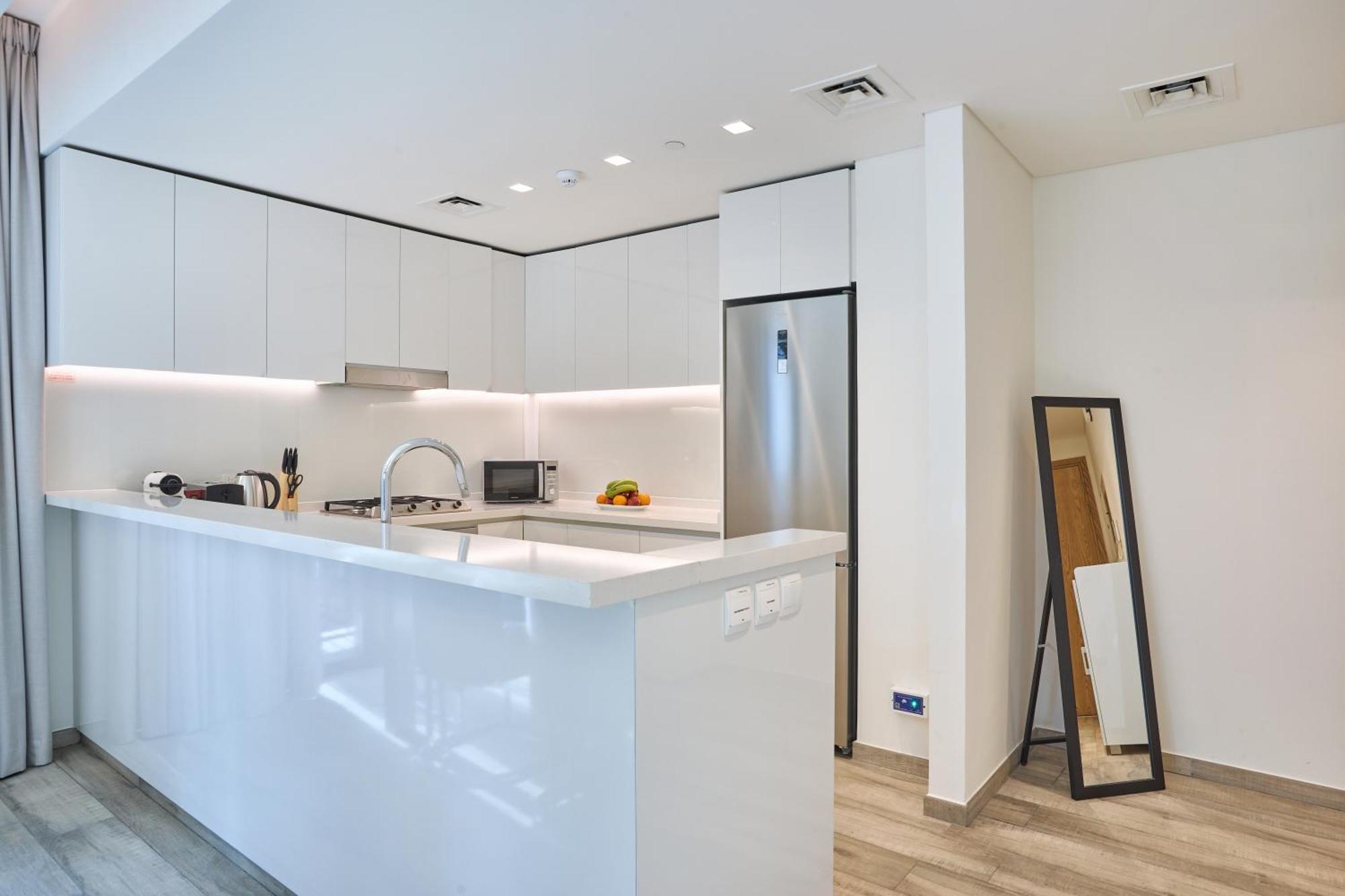 Bright And Modern In Business Bay With Two Balconies, Pool, Gym, Free Parking And Self Check In, Sleeps Up To Four, By Stayfinity Apartment Dubai